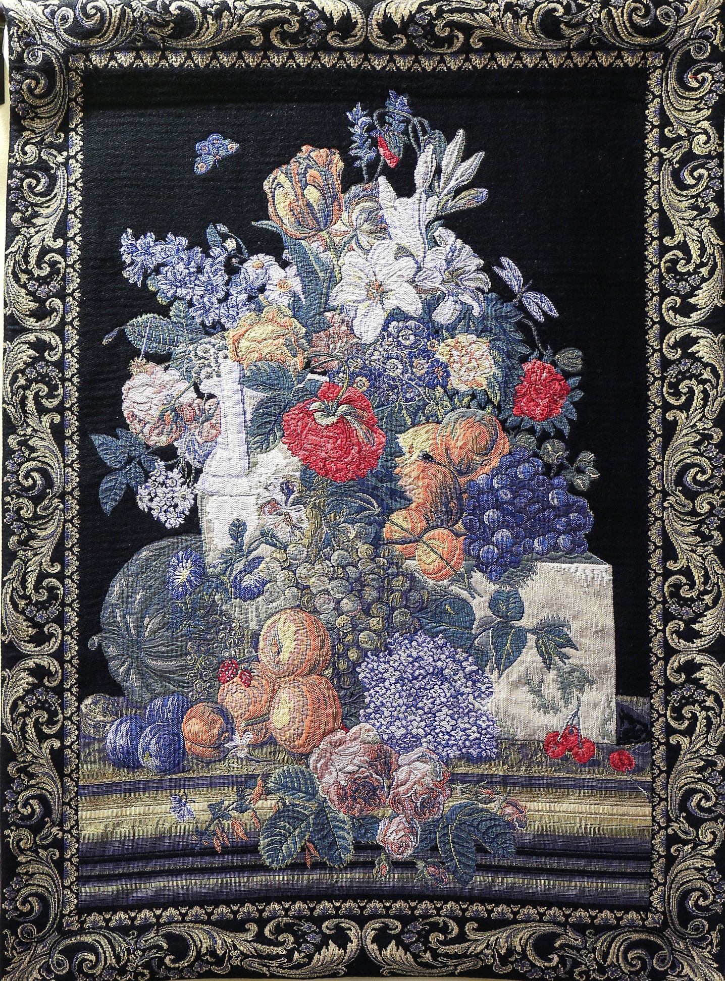 Hand finished Tapestry Has been woven by the group ,Flemish Tapestries from Belgium